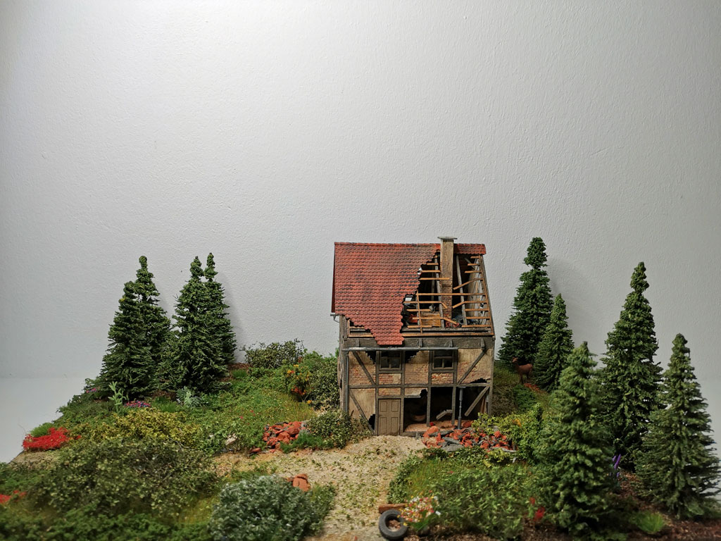 Vorderansicht nach Zusammenbau und Ausgestaltung