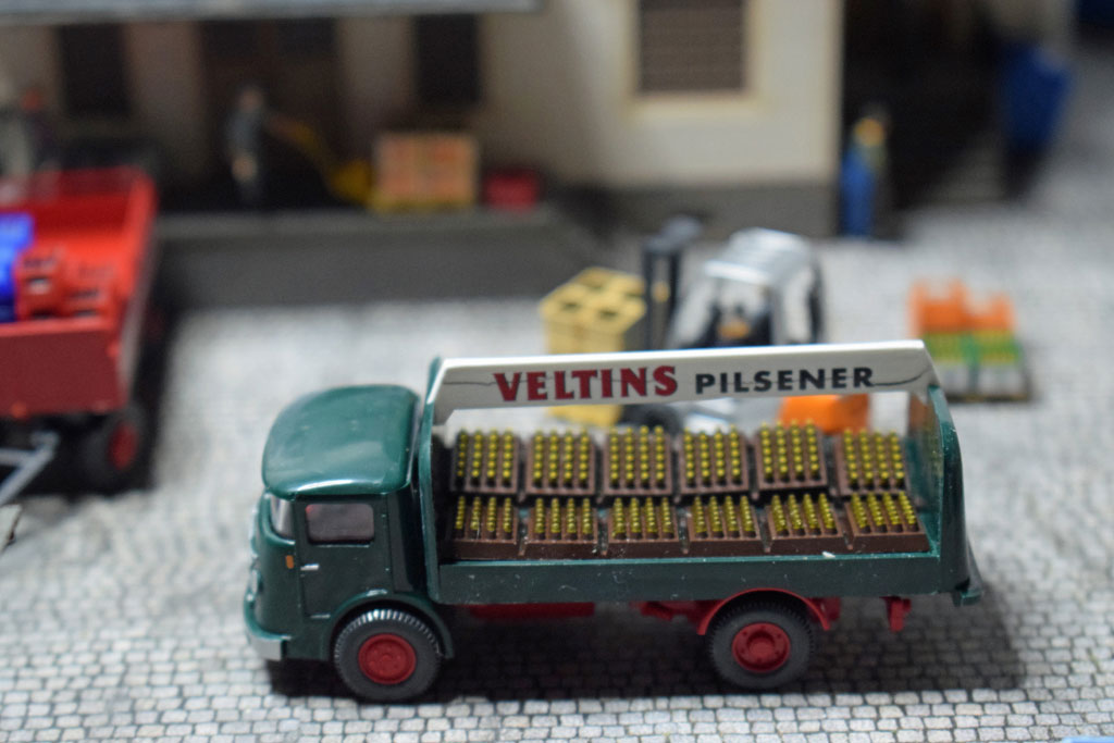 Beladung mit einer bekannten Biermarke